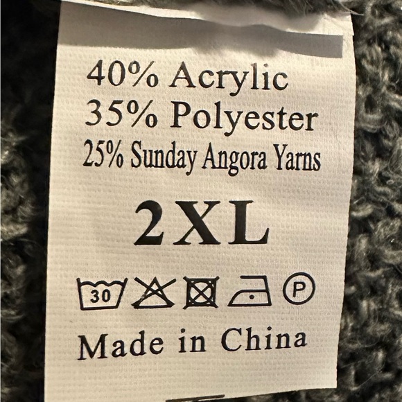 Lantern sleeve turtleneck sweater NWOT 🚨 SALE: 50% OFF!🚨 - Picture 4 of 4